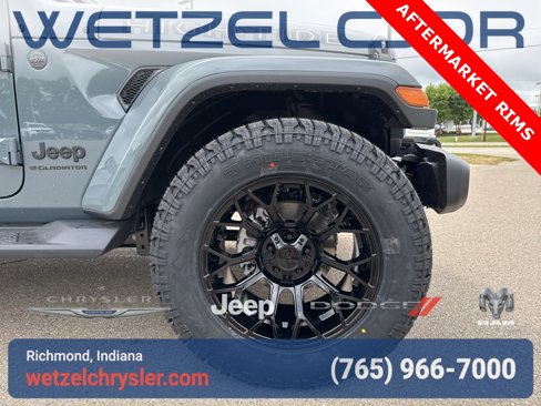 New 2025 Jeep Gladiator Sport image 8