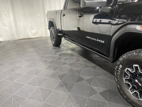 Used 2025 GMC Sierra 2500 AT4X image 32