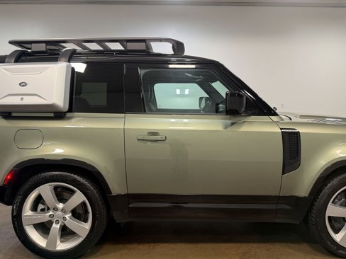 Used 2024 Land Rover Defender 90 X-Dynamic SE image 32