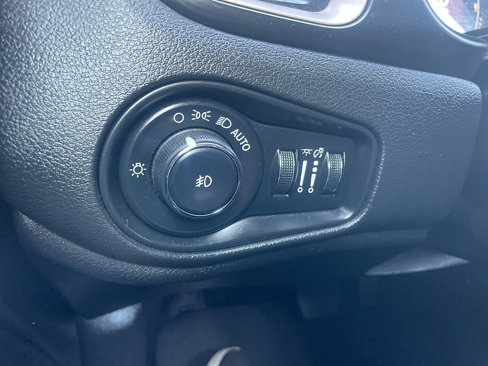 Used 2016 Jeep Renegade Latitude image 48