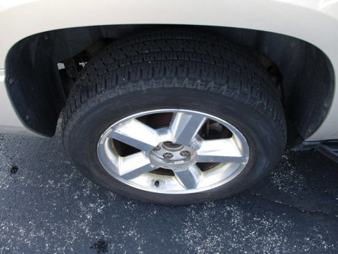 Used 2011 Chevrolet Suburban LTZ image 15