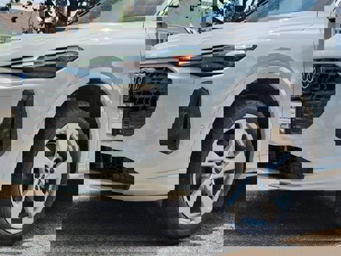 New 2025 Audi Q5 Premium Plus image 8