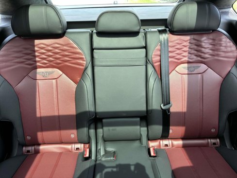 New 2025 Bentley Bentayga image 16
