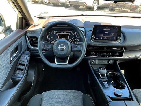 Certified 2022 Nissan Rogue SV image 17