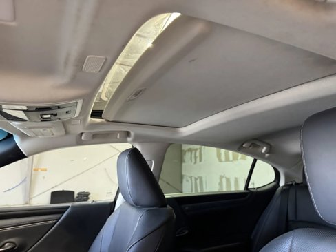 Used 2023 Lexus ES 300h w/ Premium Package image 12