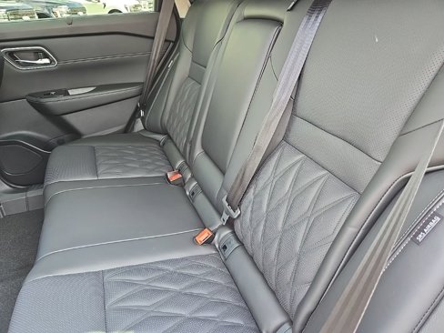 New 2026 Nissan Rogue Platinum image 25