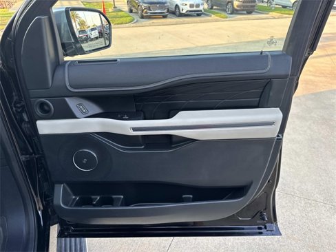 Used 2018 Ford Expedition Platinum image 14