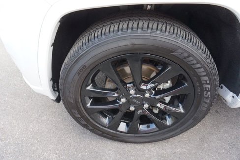 Used 2020 Jeep Grand Cherokee Altitude image 12