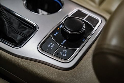 Used 2020 Jeep Grand Cherokee Limited image 29