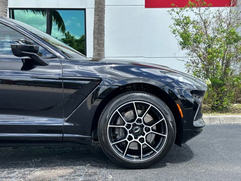 Used 2021 Aston Martin DBX image 17