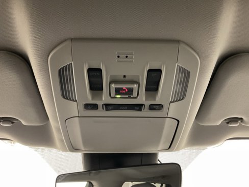 Used 2021 Toyota Highlander XLE image 22