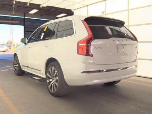 Certified 2025 Volvo XC90 B6 Ultra image 4