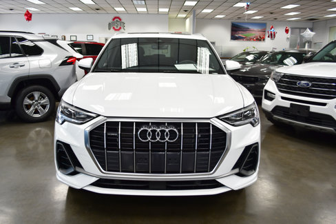 Used 2025 Audi Q3 2.0T Premium image 3