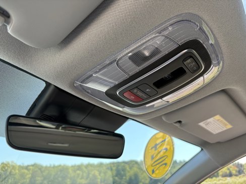 Used 2024 Hyundai Elantra Limited image 43