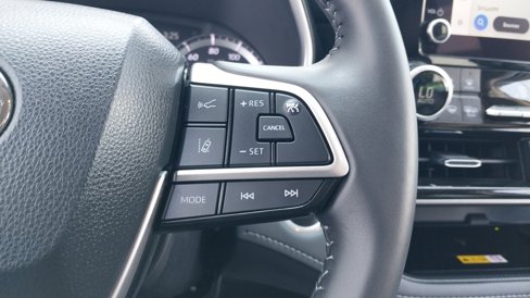 Used 2024 Toyota Highlander XLE image 25
