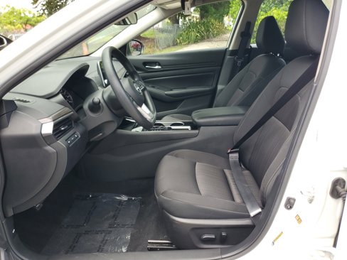 Used 2024 Nissan Altima 2.5 SV image 17
