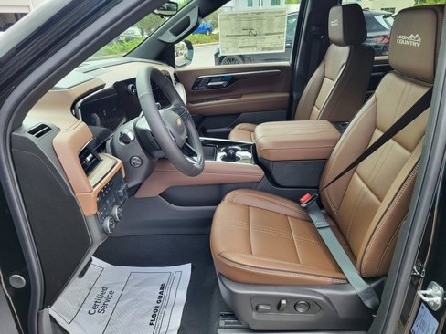 New 2025 Chevrolet Suburban High Country image 12