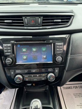 Used 2017 Nissan Rogue SL w/ SL Premium Package image 19