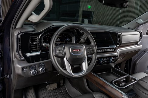 Used 2025 GMC Sierra 3500 SLT w/ SLT Convenience Package image 17