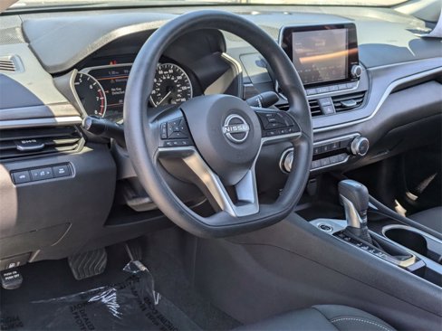 Used 2024 Nissan Altima 2.5 SV image 14