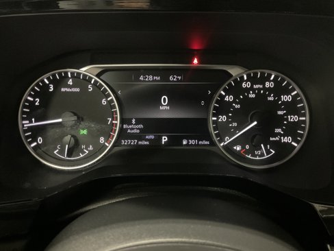 Used 2024 Nissan Pathfinder SV image 12
