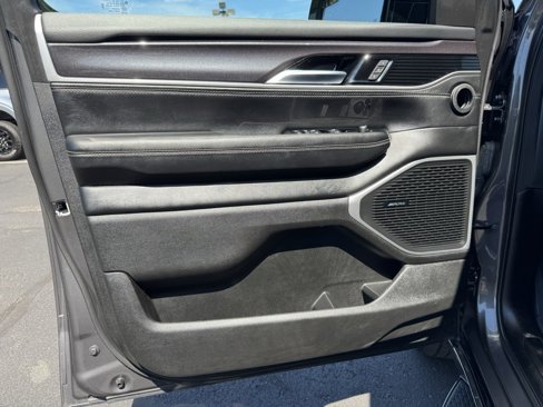 Used 2024 Jeep Wagoneer L 4WD w/ Convenience Group I image 24