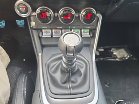 New 2025 Toyota GR86 Premium image 12