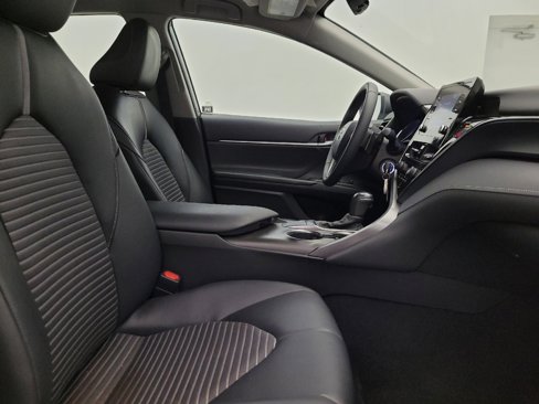 Used 2022 Toyota Camry SE image 21