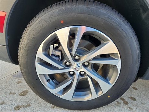 Used 2023 Buick Envision Essence image 12