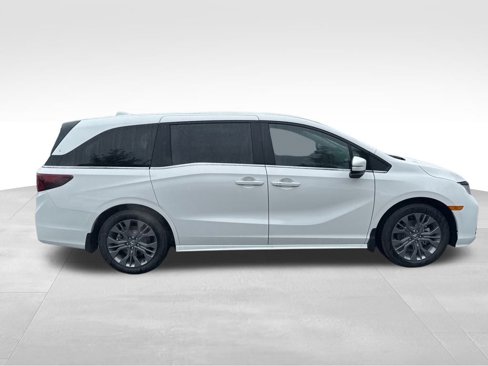New 2025 Honda Odyssey Touring image 9