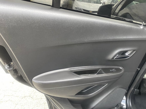 Used 2019 Chevrolet Trax LT w/ LT Convenience Package image 19