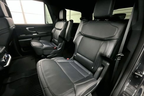 New 2025 Ford Expedition Platinum w/ Stealth Performance Package image 25