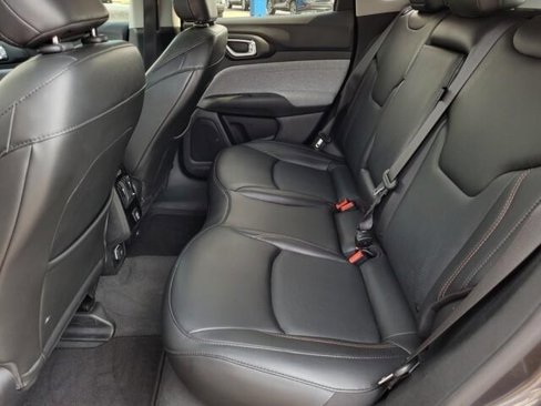 Used 2022 Jeep Compass Latitude image 34