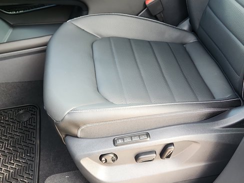 New 2025 Volkswagen Atlas SEL image 9