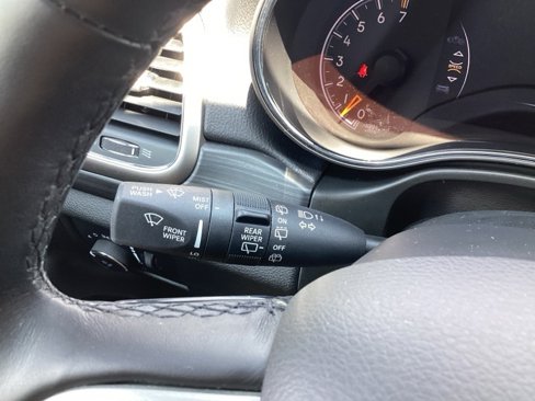 Used 2022 Jeep Grand Cherokee Laredo X image 35