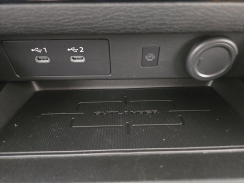New 2025 Mitsubishi Outlander SE image 28