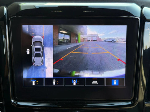 Used 2023 Chevrolet Traverse LT w/ LT Premium Package image 16