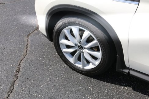 Used 2019 INFINITI QX50 Essential w/ Premium Heat Package image 9