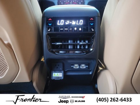 New 2025 Jeep Grand Cherokee Summit image 27