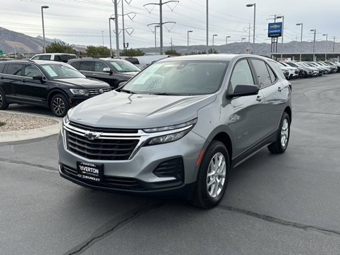 Certified 2023 Chevrolet Equinox LS w/ LS Convenience Package image 4