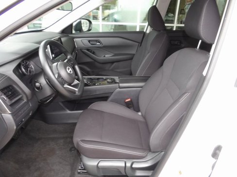 Certified 2024 Nissan Rogue S image 17