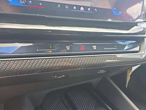 New 2026 BMW 550e xDrive w/ Executive Package image 24