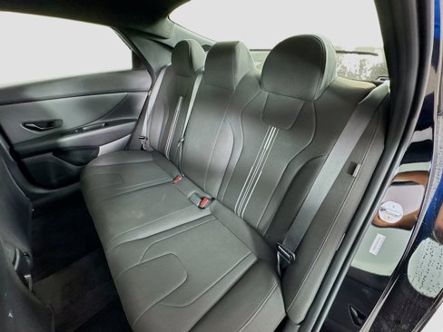 Certified 2025 Hyundai Elantra Sport image 23