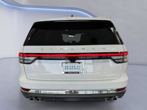 Used 2025 Lincoln Aviator Reserve w/ Illumination Package image 6