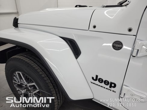 New 2025 Jeep Wrangler Sahara w/ Technology Group image 36