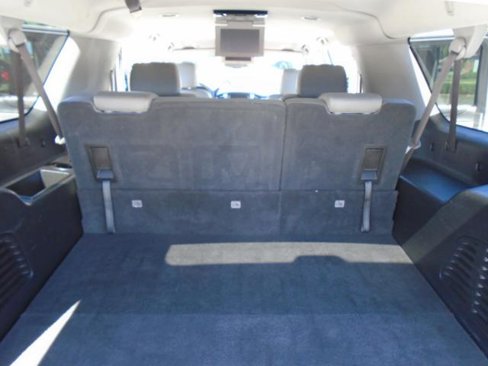 Used 2017 Chevrolet Suburban LT image 30