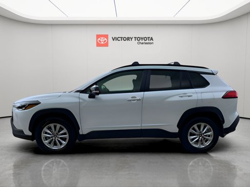 New 2025 Toyota Corolla Cross LE image 9