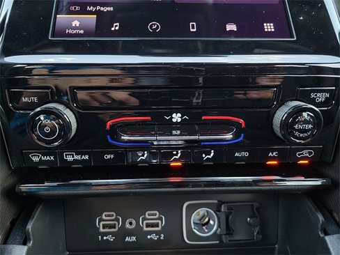 New 2025 Jeep Grand Cherokee L Laredo image 15