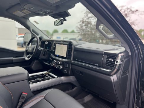 New 2025 Ford F250 Lariat image 43