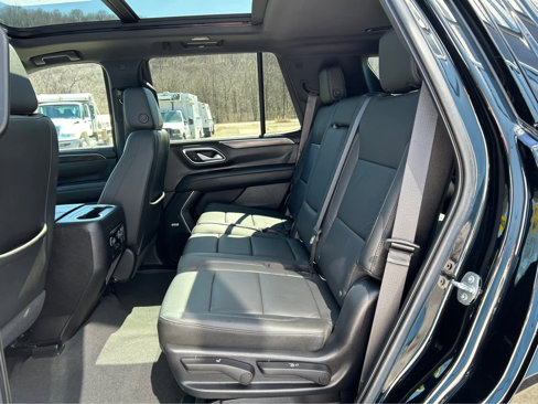 Used 2022 Chevrolet Tahoe Z71 w/ Off-Road Capability Package image 11